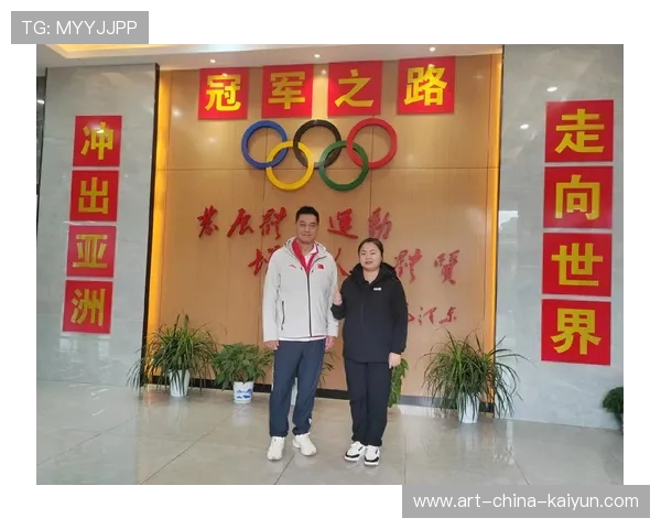 举重教练被评为“技术革命者”，训练营爆满报名