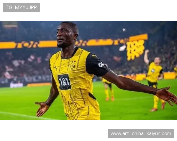 德甲多特传球纵深得当,前锋完成致命收尾